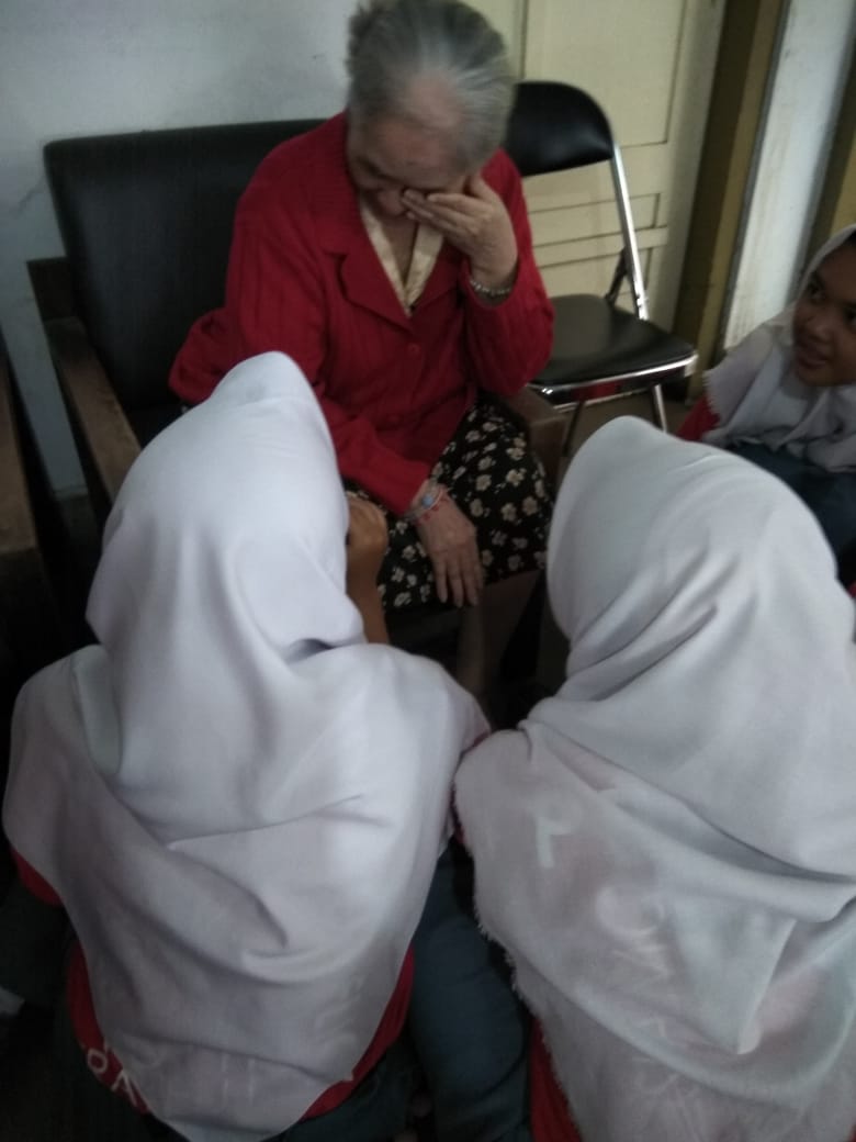 Bhakti sosial di panti jompo
